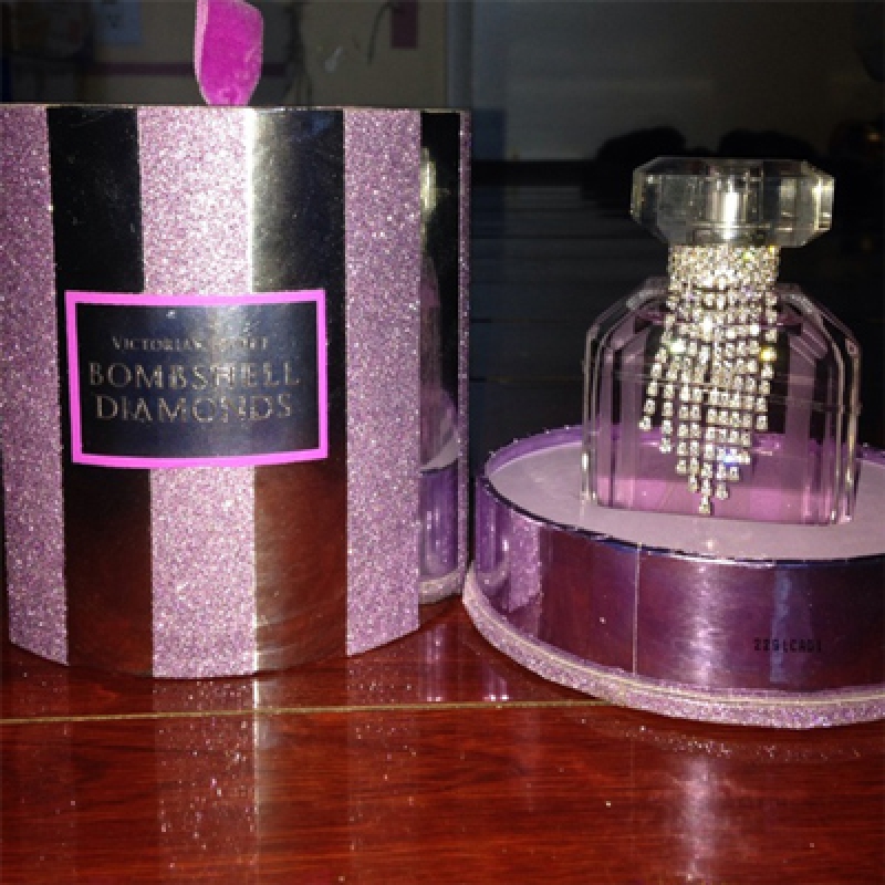 بامب شل دیاموندز ادو پارفیوم ویکتوریا سکرت زنانه بامب شل دیاموندز ادو پارفیوم ویکتوریا سکرت زنانه