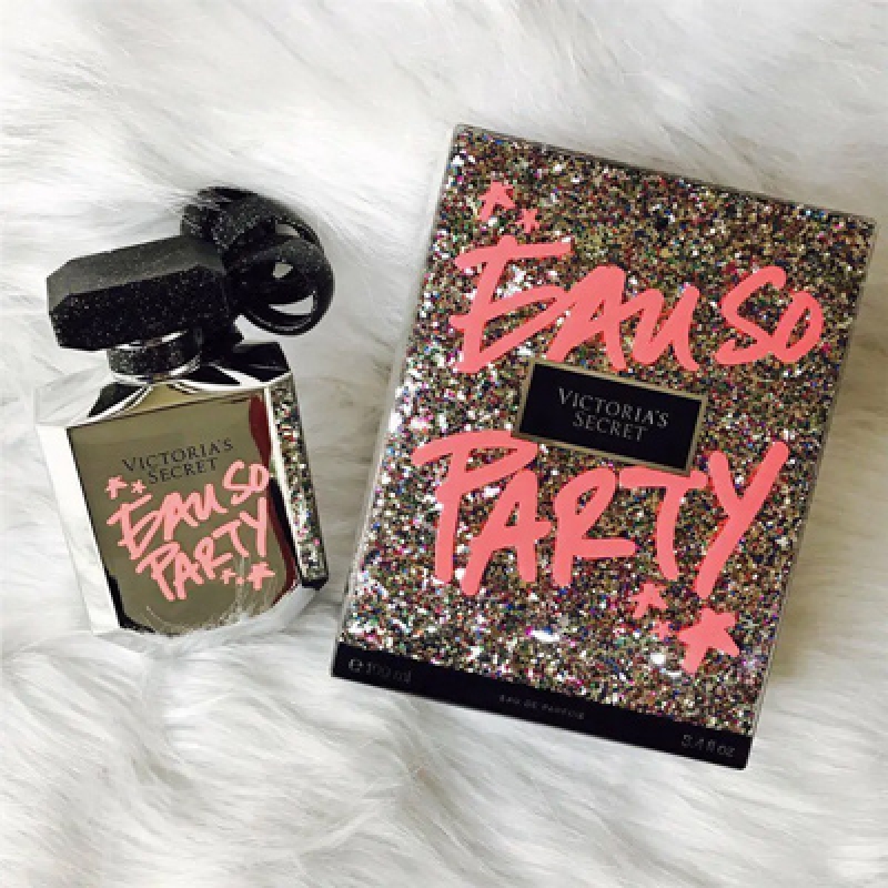 او سو پارتی ویکتوریا سکرت زنانه او سو پارتی ویکتوریا سکرت زنانه