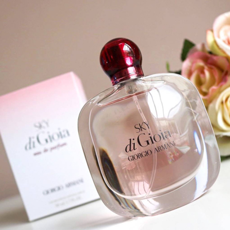 اسکای دی جیویا جورجیو آرمانی زنانه اسکای دی جیویا جورجیو آرمانی زنانه
