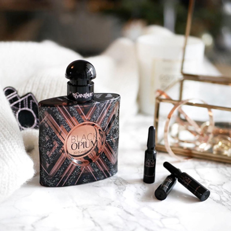 بلک اوپیوم پیور ایلوژن ایو سن لورن زنانه بلک اوپیوم پیور ایلوژن ایو سن لورن زنانه