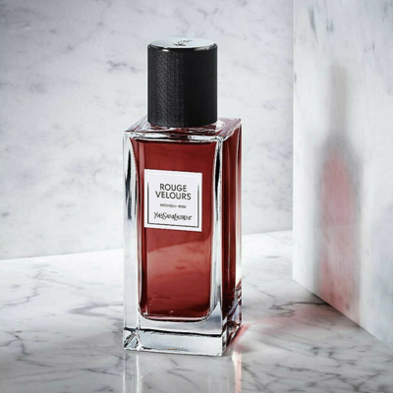 رژ ولورس ایو سن لورن زنانه و مردانه رژ ولورس ایو سن لورن زنانه و مردانه