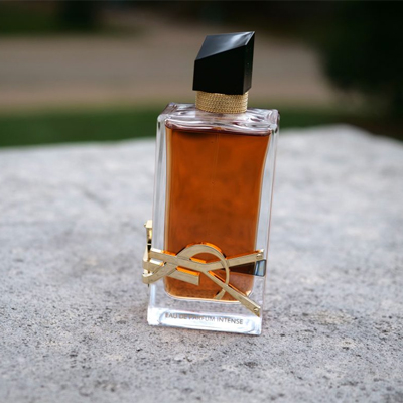 لیبر اینتنس ایو سن لورن زنانه لیبر اینتنس ایو سن لورن زنانه