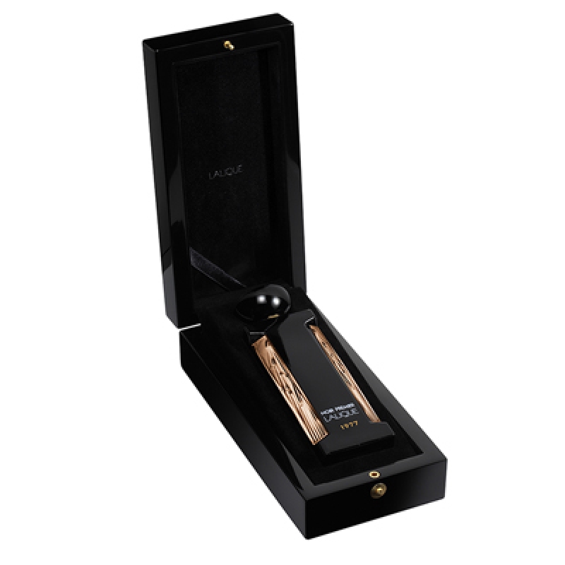 لالیک نویر پرمیر فروتس دو موومنت 1977 زنانه و مردانه لالیک نویر پرمیر فروتس دو موومنت 1977 زنانه و مردانه